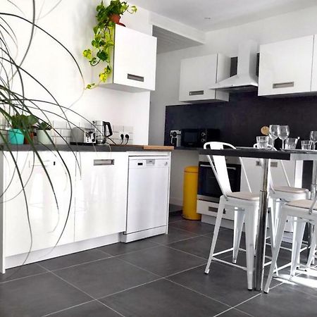Beautifully Bright Apartment In Old Town Saint-Tropez Exteriör bild