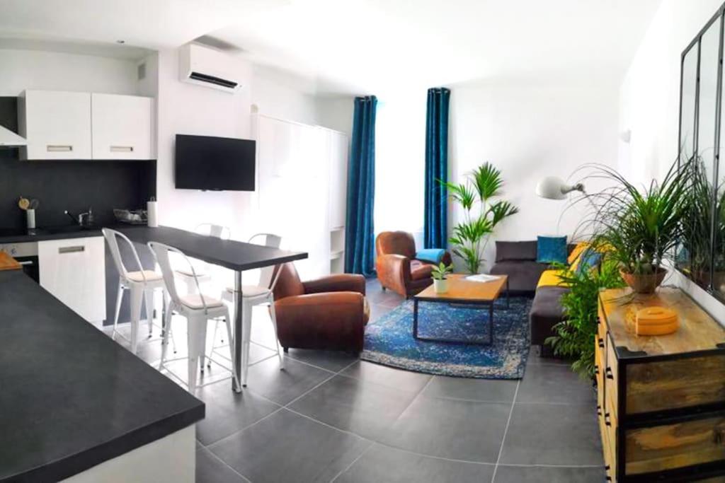 Beautifully Bright Apartment In Old Town Saint-Tropez Exteriör bild