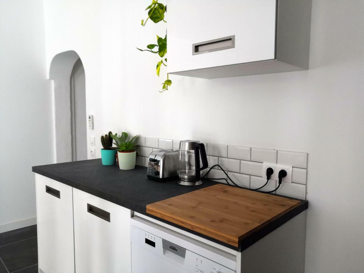 Beautifully Bright Apartment In Old Town Saint-Tropez Exteriör bild